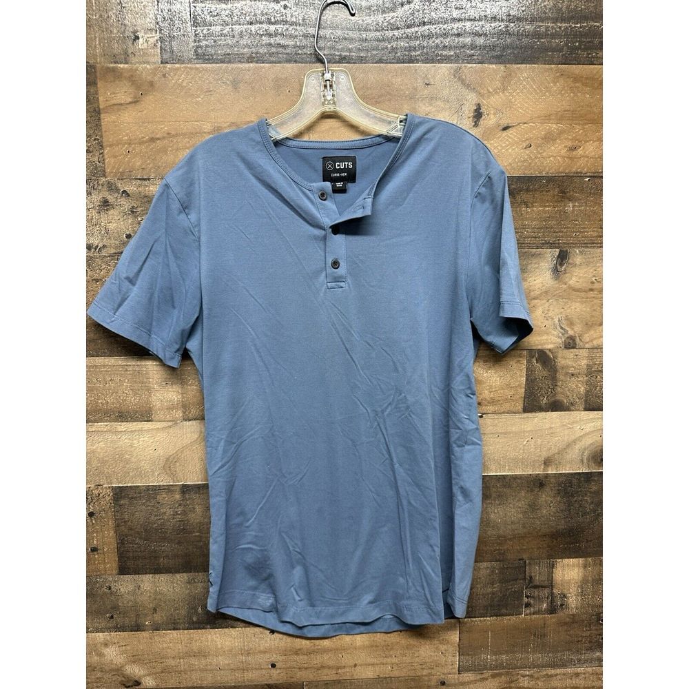 Cuts Curve Hem Men's Short Sleeve Henley Size Medium